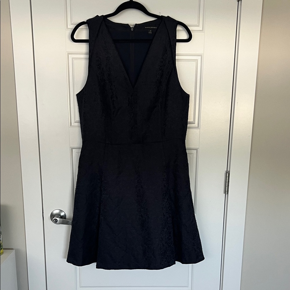 Elegant Navy Sleeveless Dress